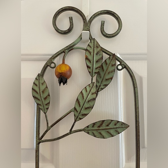 Antique Decorative Shelves - Picture 2 of 10